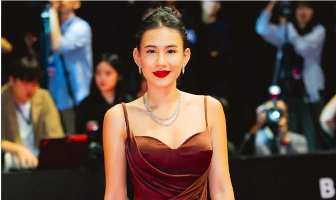 Tips Padu Padan Perhiasan Precious Stone untuk Tampilan Elegan di Acara Gala